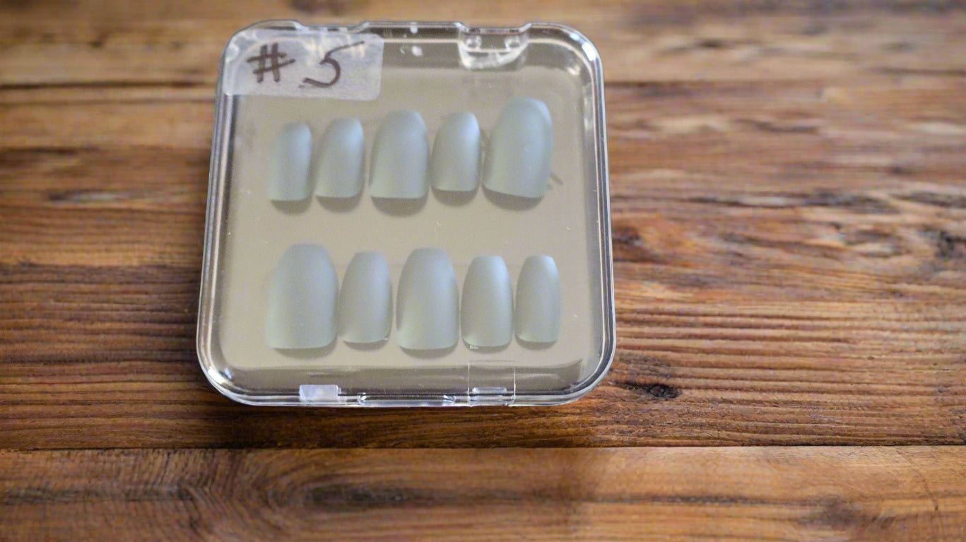 Effortless press - on nails white 005 - Tula Rose